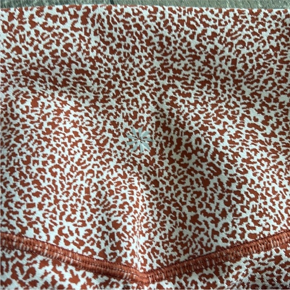 Athleta Salutation Stash Pocket Textured 7/8 High-Rise Orange Leggings Size Smal - Picture 3 of 7